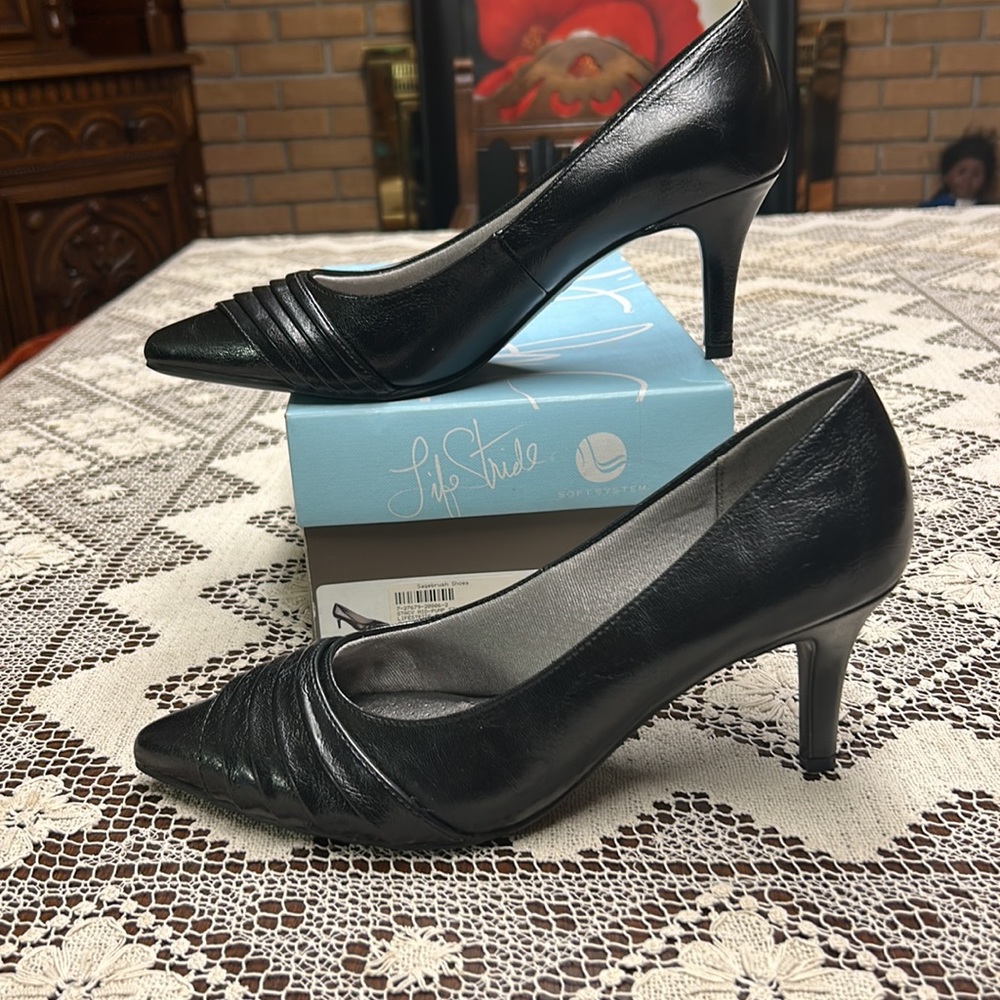 Lifestride heel pumps